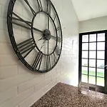 Maison Du Monde - Spacieuse Et Agreable Maison بيت للعطل Croix